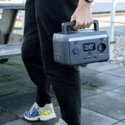 Xtorm PORTABLE POWER STATION 300W - Powerstation^ Powerbanks