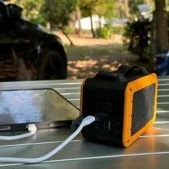 Xtorm 100W RUGGED FLASHLIGHT POWERBANK 40.000 - TORCH - Powerbank^ Powerbanks