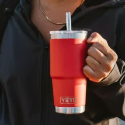 Yeti Coolers RAMBLER 25 OZ STRAW MUG 2.0 - Thermobecher^ Thermoflaschen Und Becher|Campingtöpfe Und Campinggeschirr